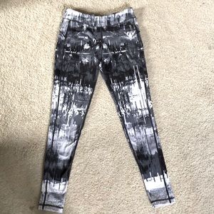 Athletic leggings